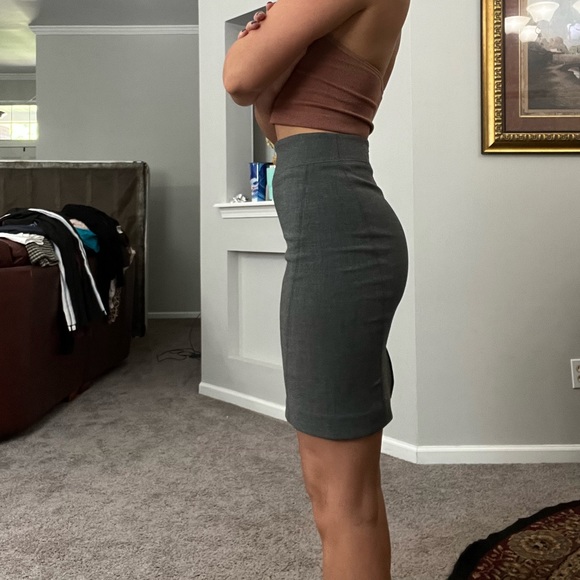 EUC Gray Form Fitting High Waisted Pencil Skirt with Back Slit - Picture 4 of 7